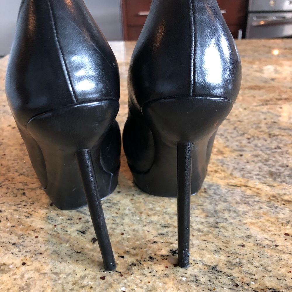 Ysl Pumps - image 3